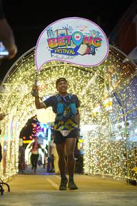 BIB: 5583
                            <button type="button" onclick="openModal(21830498)" class="btn btn-primary btn-sm float-right btn-popup" data-toggle="modal" data-target=".modal-high-quality">
                        <i class="fas fa-shopping-cart"></i> Add to Cart
                    </button>
                                            <button type="button" onclick="isThisMe(21830498, true)" class="btn btn-success btn-sm float-right btn-popup btn-isme hidden" data-toggle="tooltip" data-placement="bottom" title="นี่คือรูปของคุณใช่ไหม คลิกที่นี่เพื่อเอาเข้าอัลบั้ม">
                        <i class="fas fa-plus"></i> Add to album
                    </button>
                    <button type="button" onclick="isThisMe(21830498, false)" class="btn btn-warning btn-sm float-right btn-popup btn-isnotme hidden">
                        <i class="fas fa-ban"></i> Remove from album
                    </button>